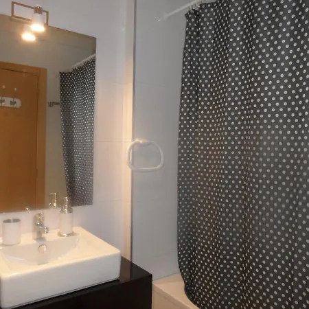 A16 - Praia Da Rocha 1 Bed Apartment דירה