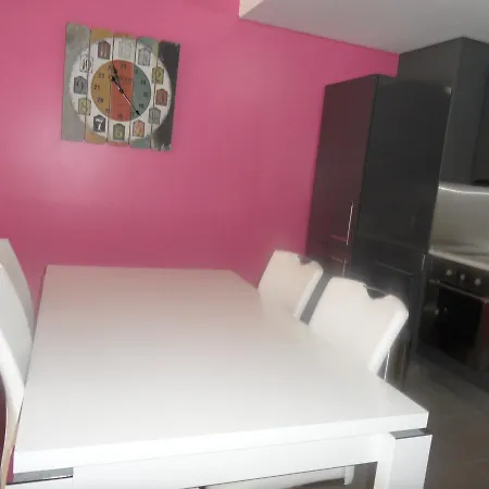 Апартаменти A16 - Praia Da Rocha 1 Bed Apartment *